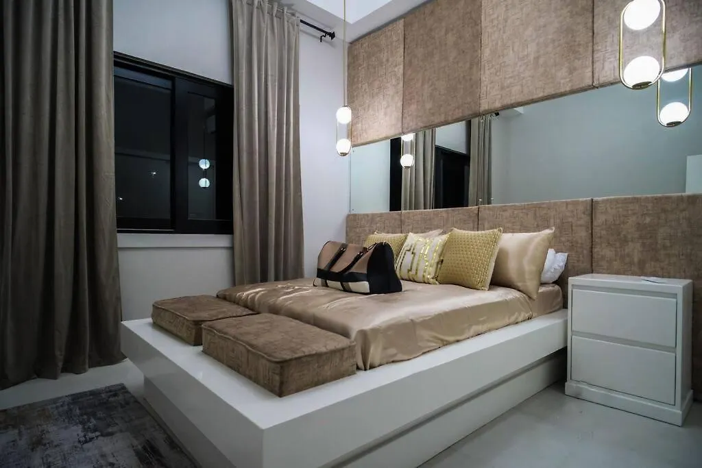 Royalty Suites Kingston Apartman